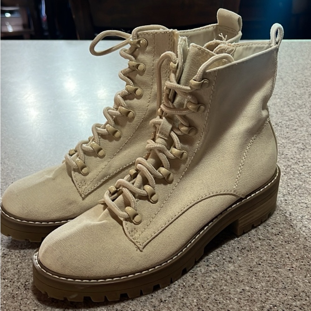 Cream canvas target boot size 8